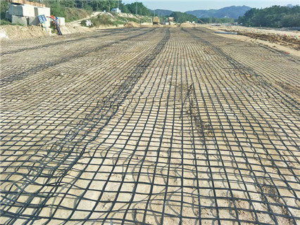 景洪地區(qū)單向鋼塑土工格柵供應(yīng)與報價解析